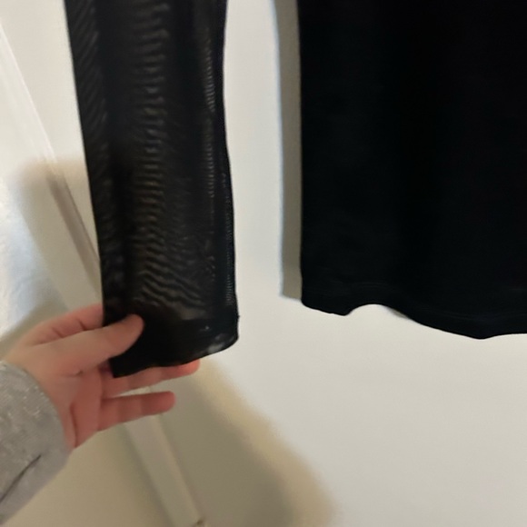 COPY - Women’s top - Picture 4 of 8